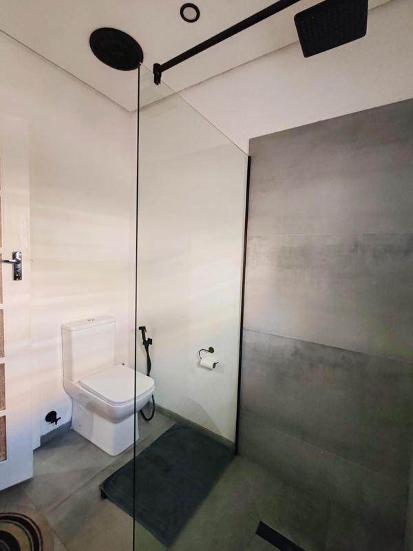 To Let 2 Bedroom Property for Rent in Vredehoek Western Cape